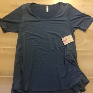 Medium LuLaRoe Perfect Tee